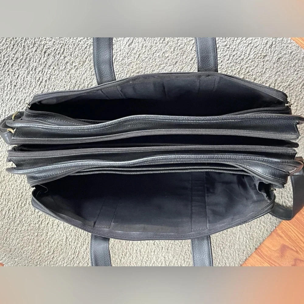 N/A laptop briefcase