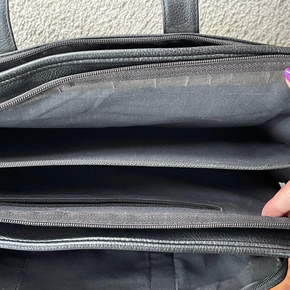 N/A laptop briefcase