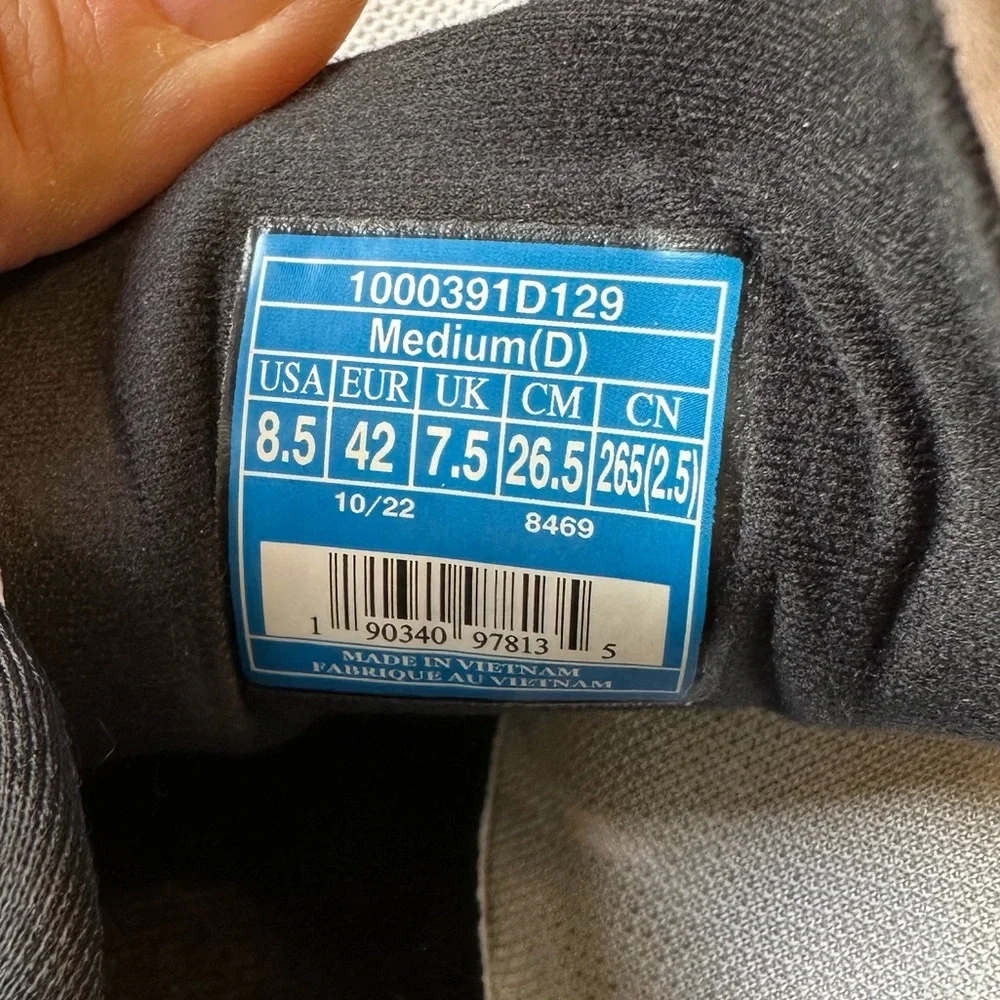 Brooks sleek athletic