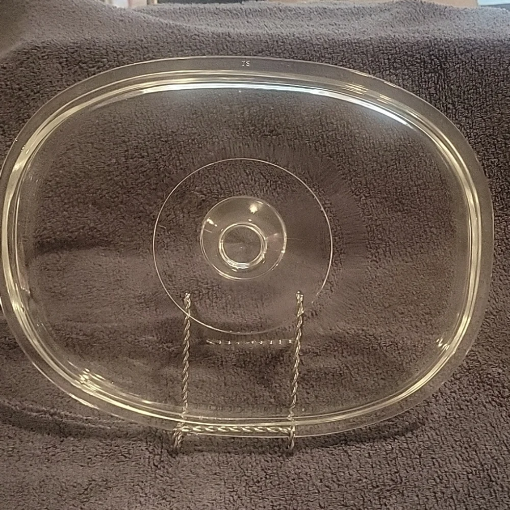 Pyrex replacement lid only DC-11/2-c small chip in picture