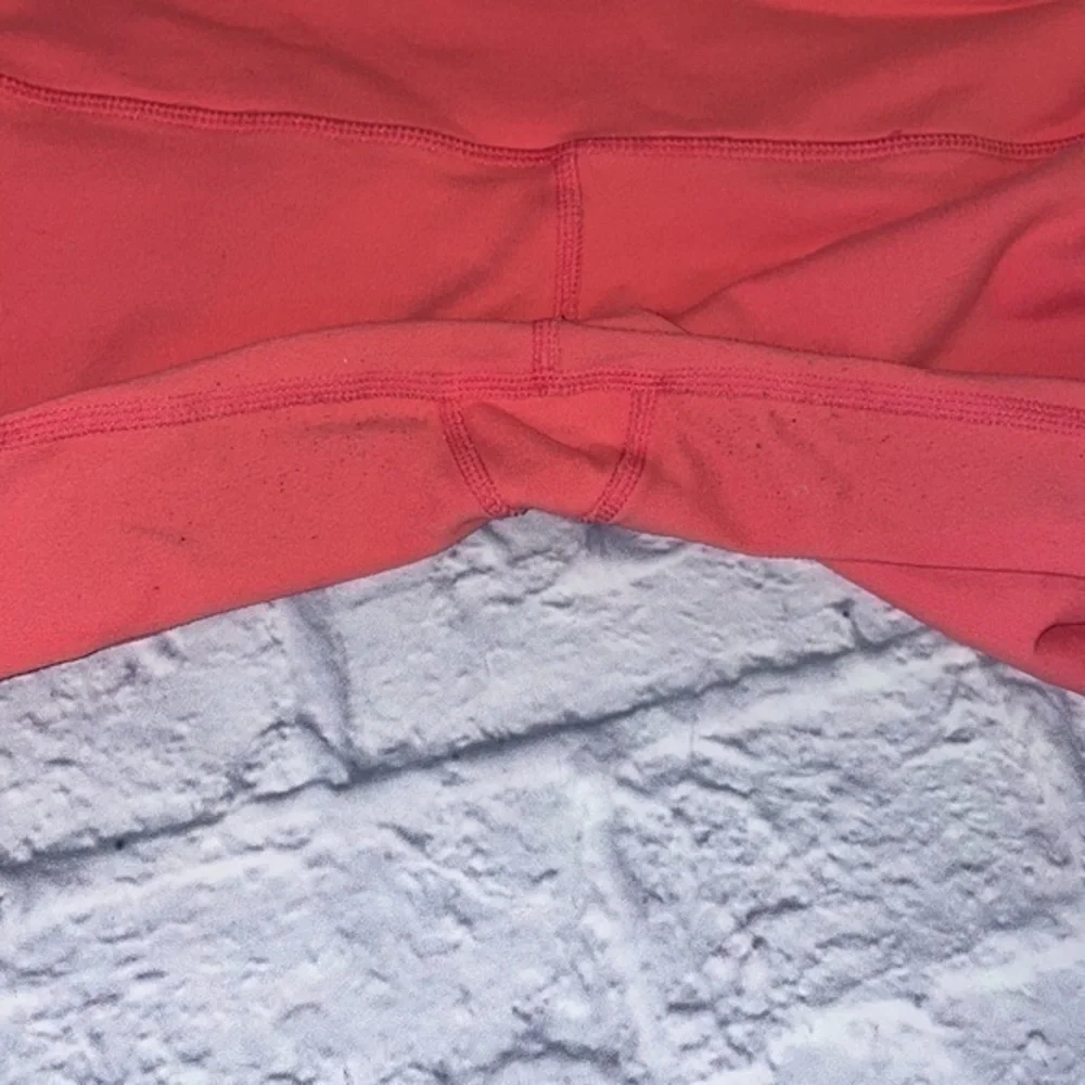 ALO Yoga color coral