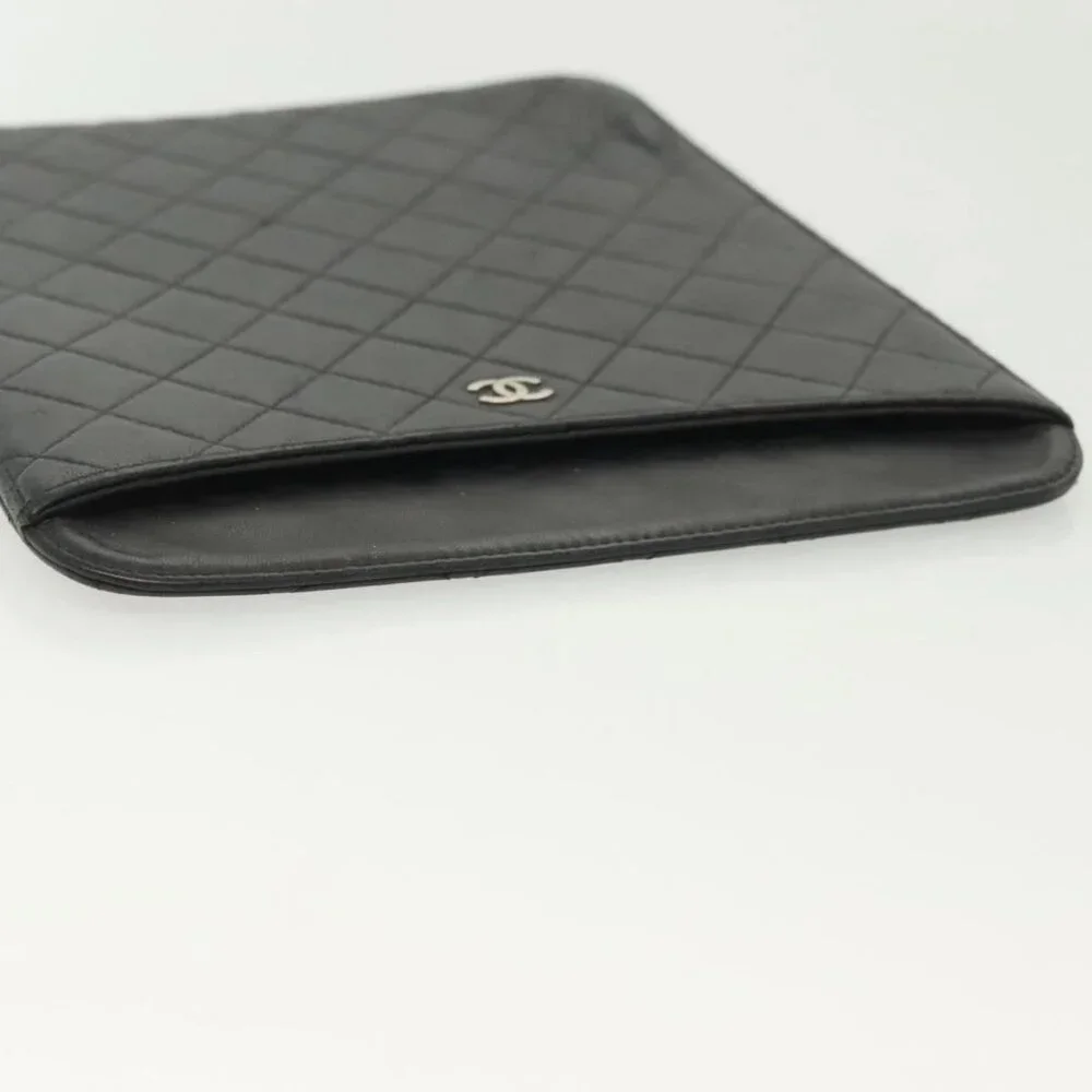 CHANEL clean inside