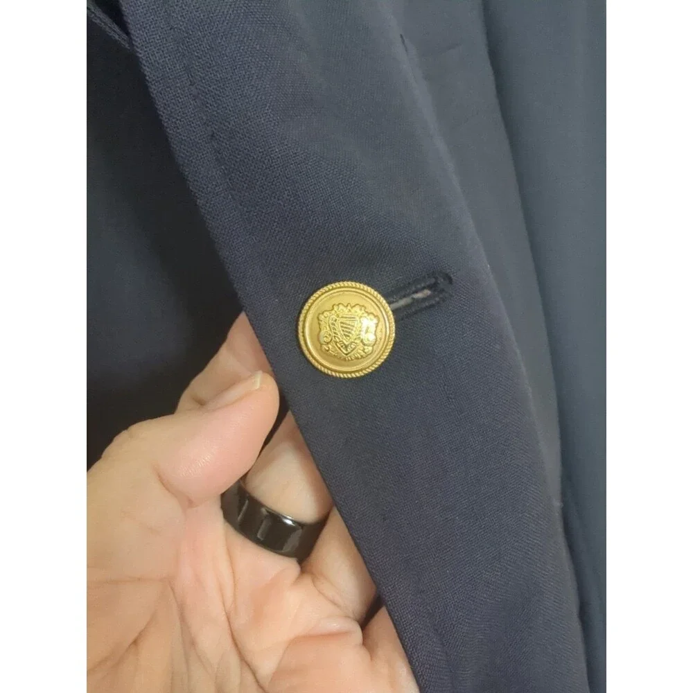Southwick size lapel