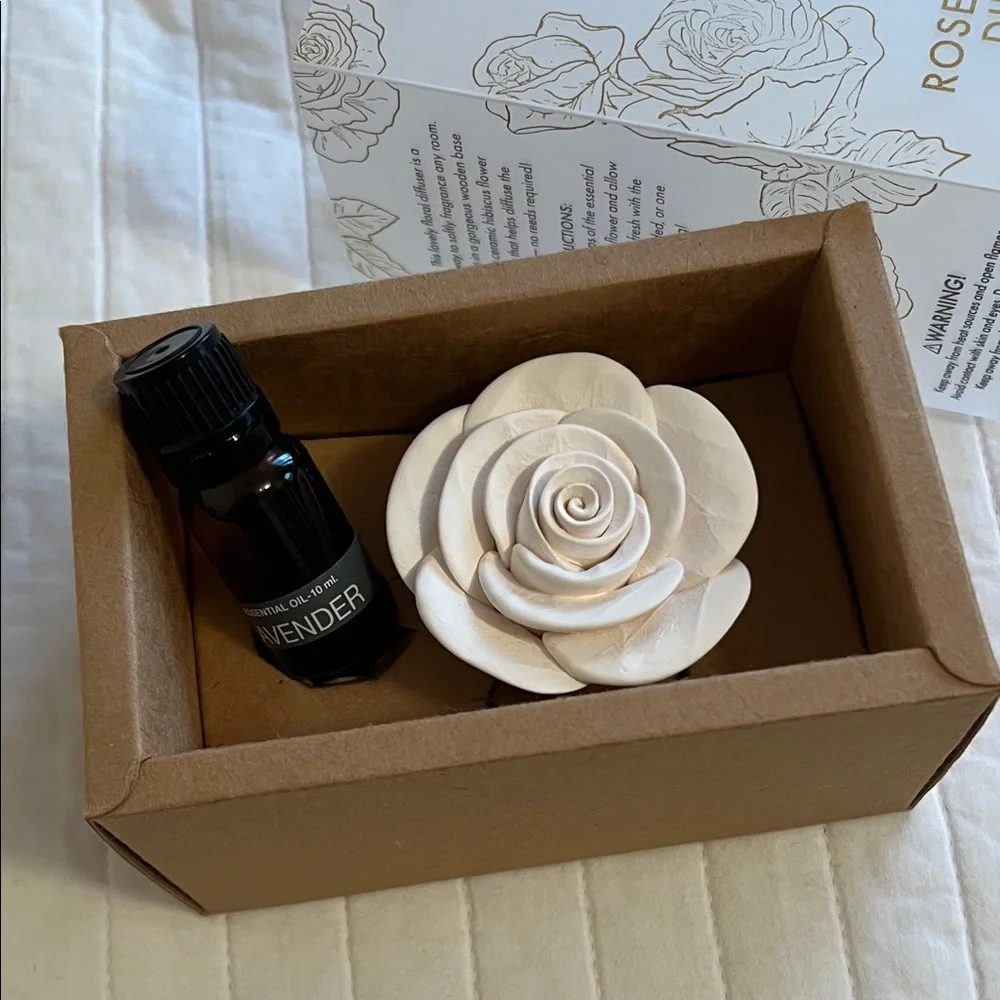 PAPER SOURCE Gold and White Rose Diffuser