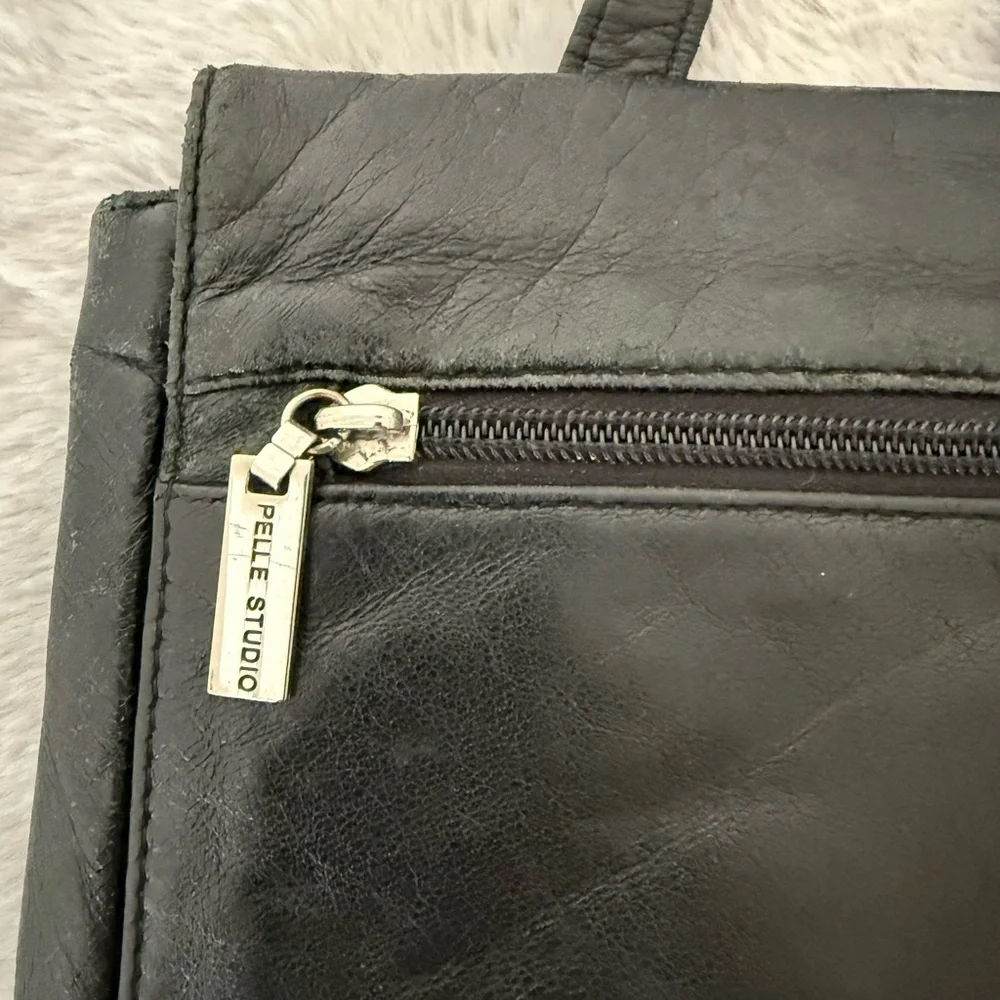 Pelle Studio Black Leather Messenger Bag mens ,Women’s