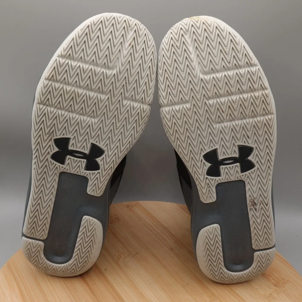 Under Armour Shoes 6.5Y Women 8 Black Lockdown 5 Basketball 3023533-001 Flaw