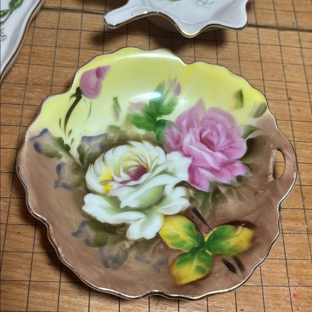 Lefton white floral