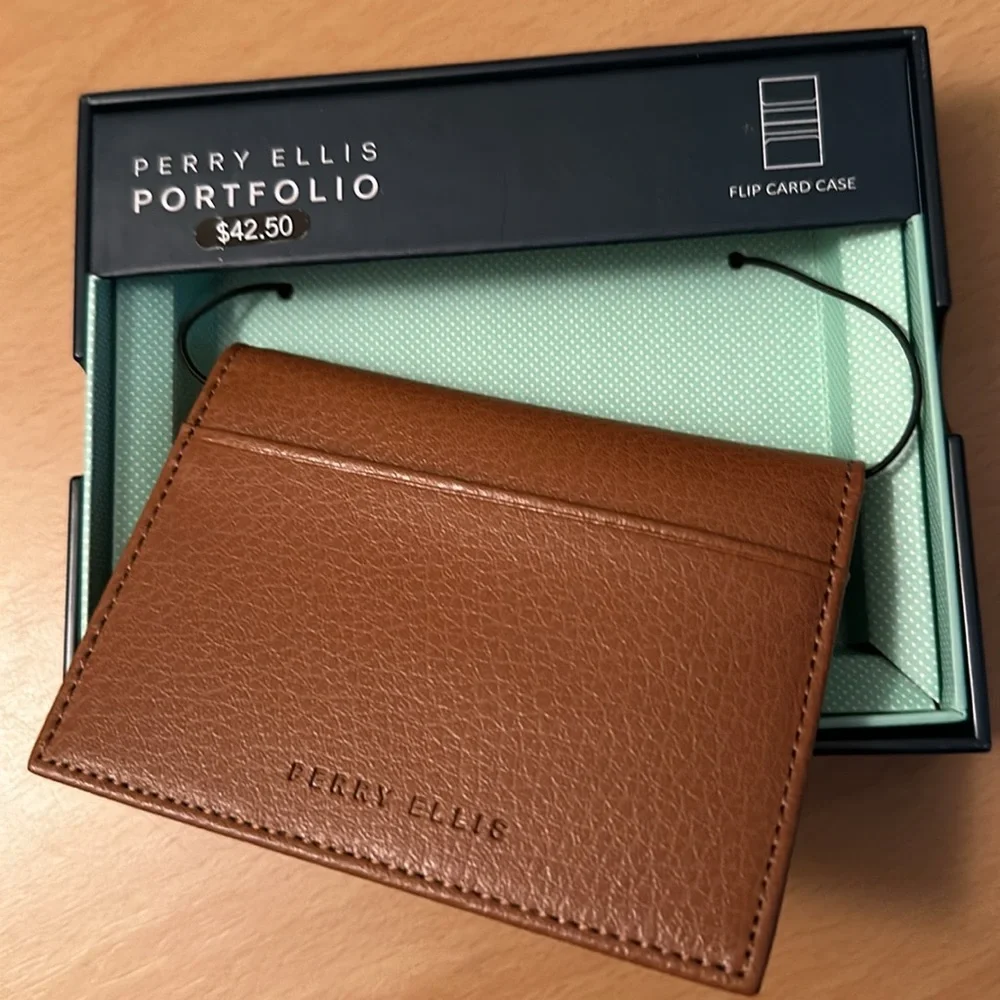 NWT Perry Ellis Flip Card Case Holder