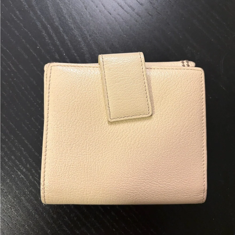 Dior elegant cream