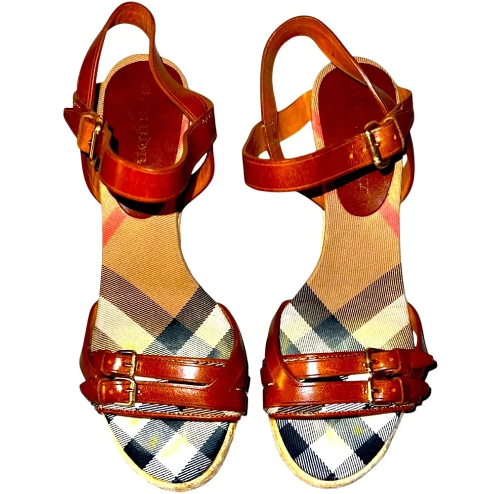 Burberry tan leather