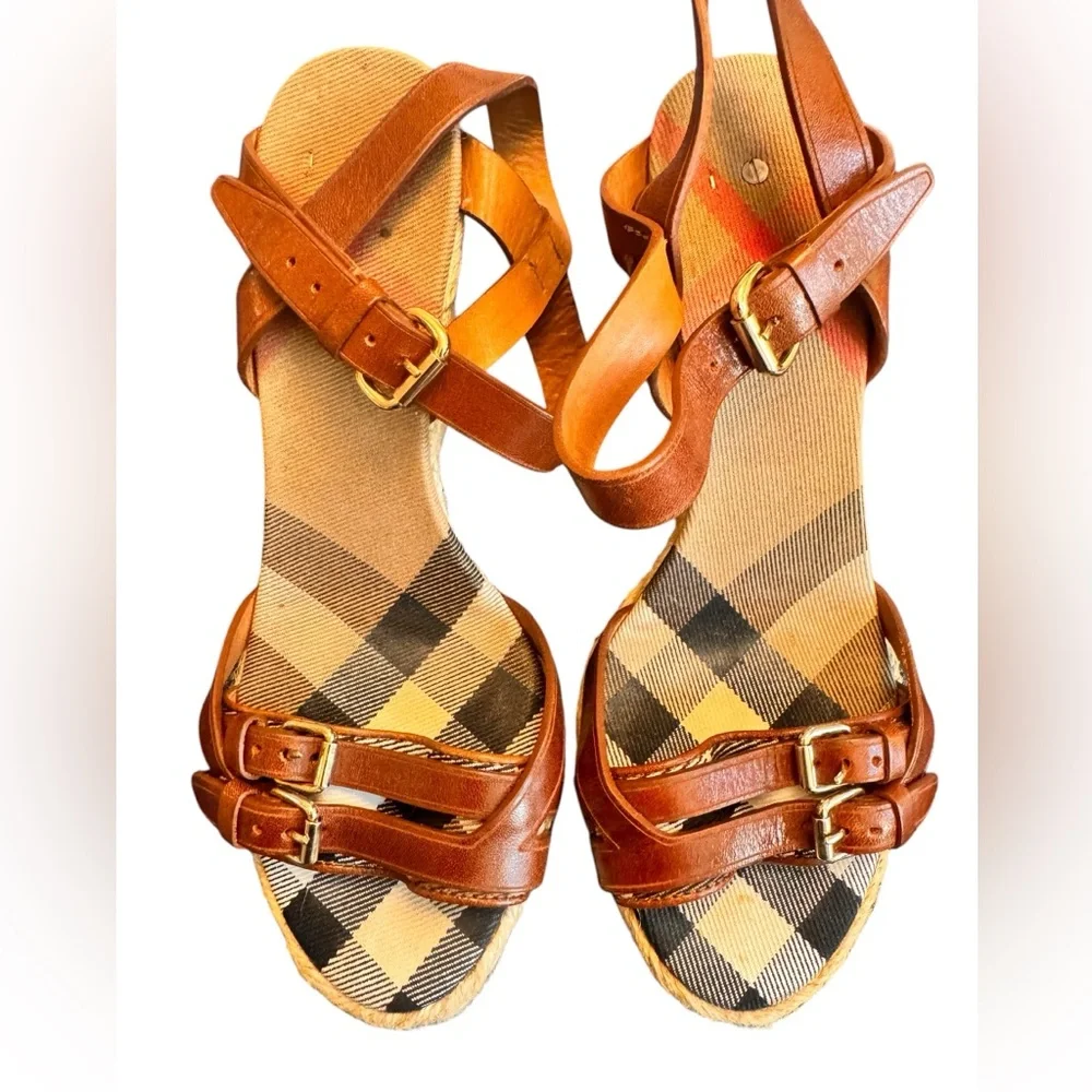 Burberry tan leather