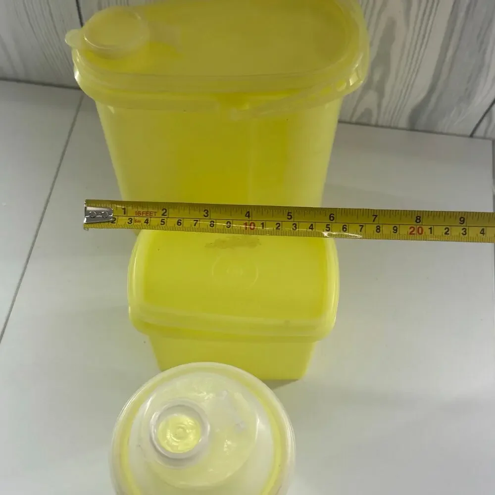 Tupperware vtg yellow