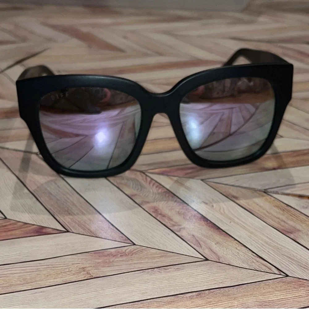 Diff Eyewear diff mirrored