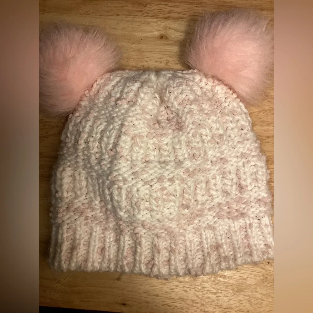 Baby Gap 4-5 yrs m/l Cozy Pinkish/cream knit Pom -Pom Hat(some pilling)