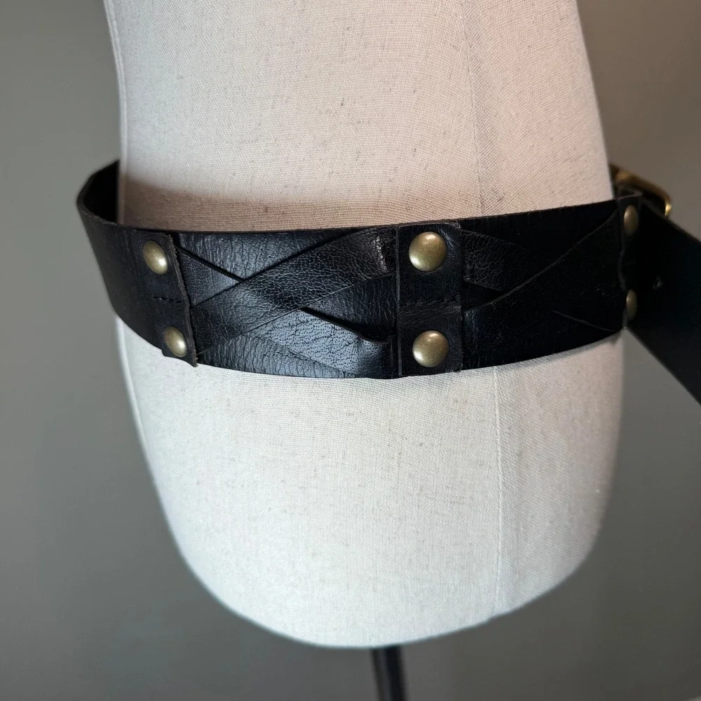 Linea Pelle brass size medium