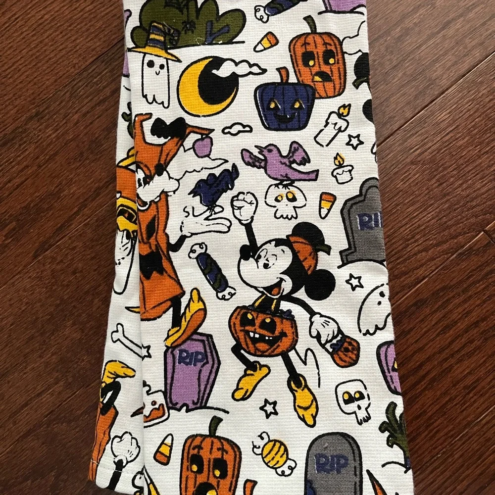 Disney set hand