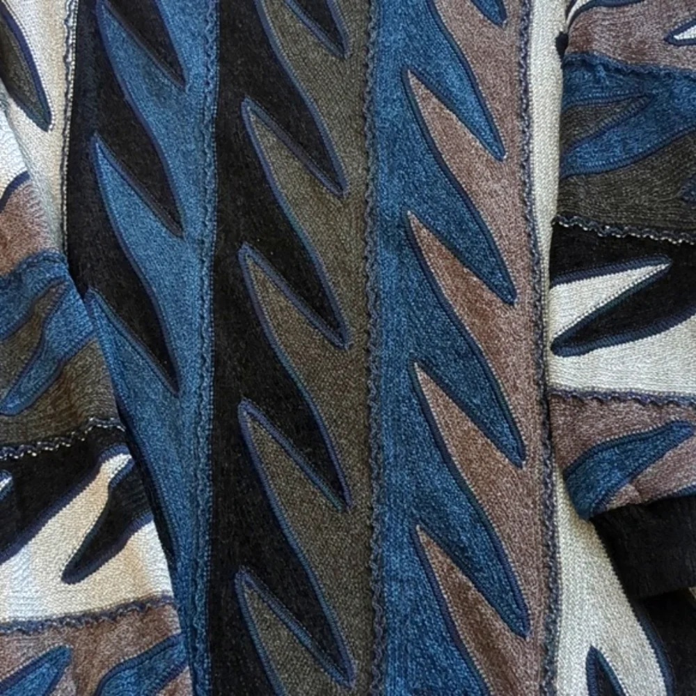 Tundra Men's Vintage 90s Shark Tooth Abstract Cosby Coogi Style Sweater 3D