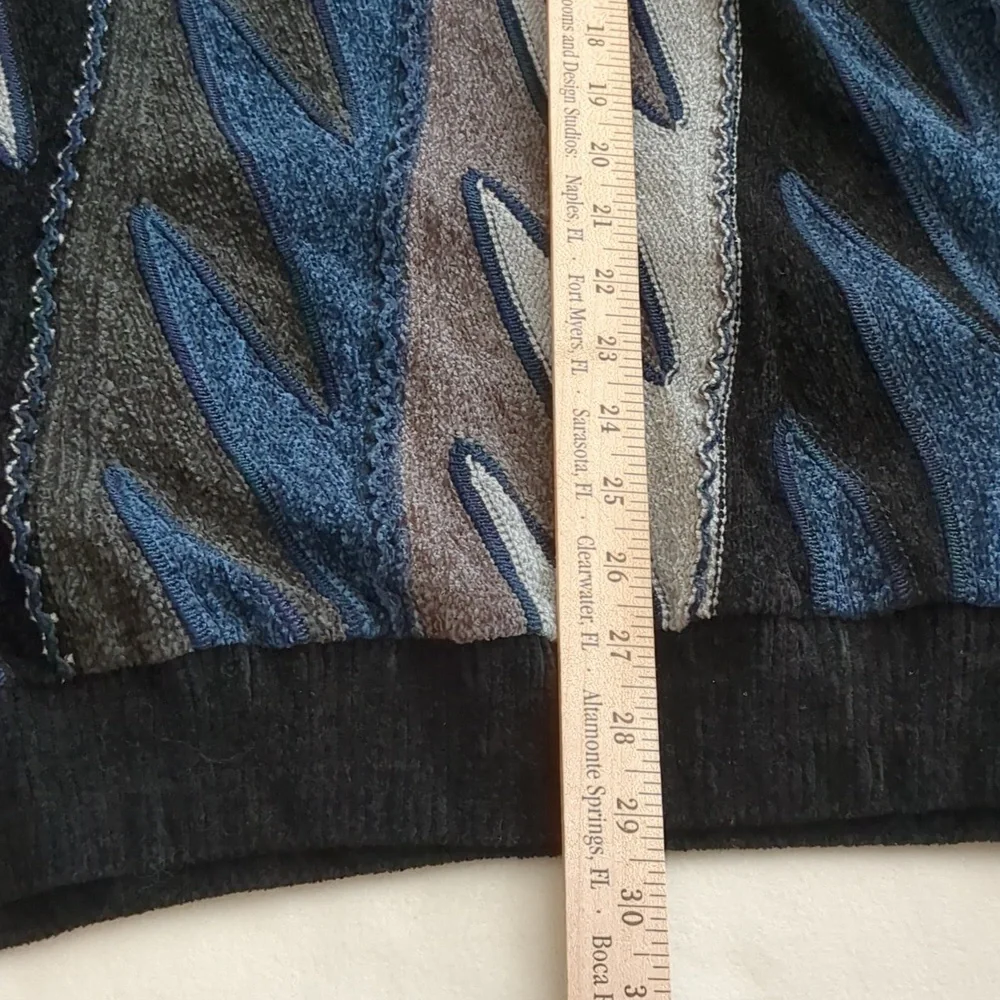 Tundra Men's Vintage 90s Shark Tooth Abstract Cosby Coogi Style Sweater 3D
