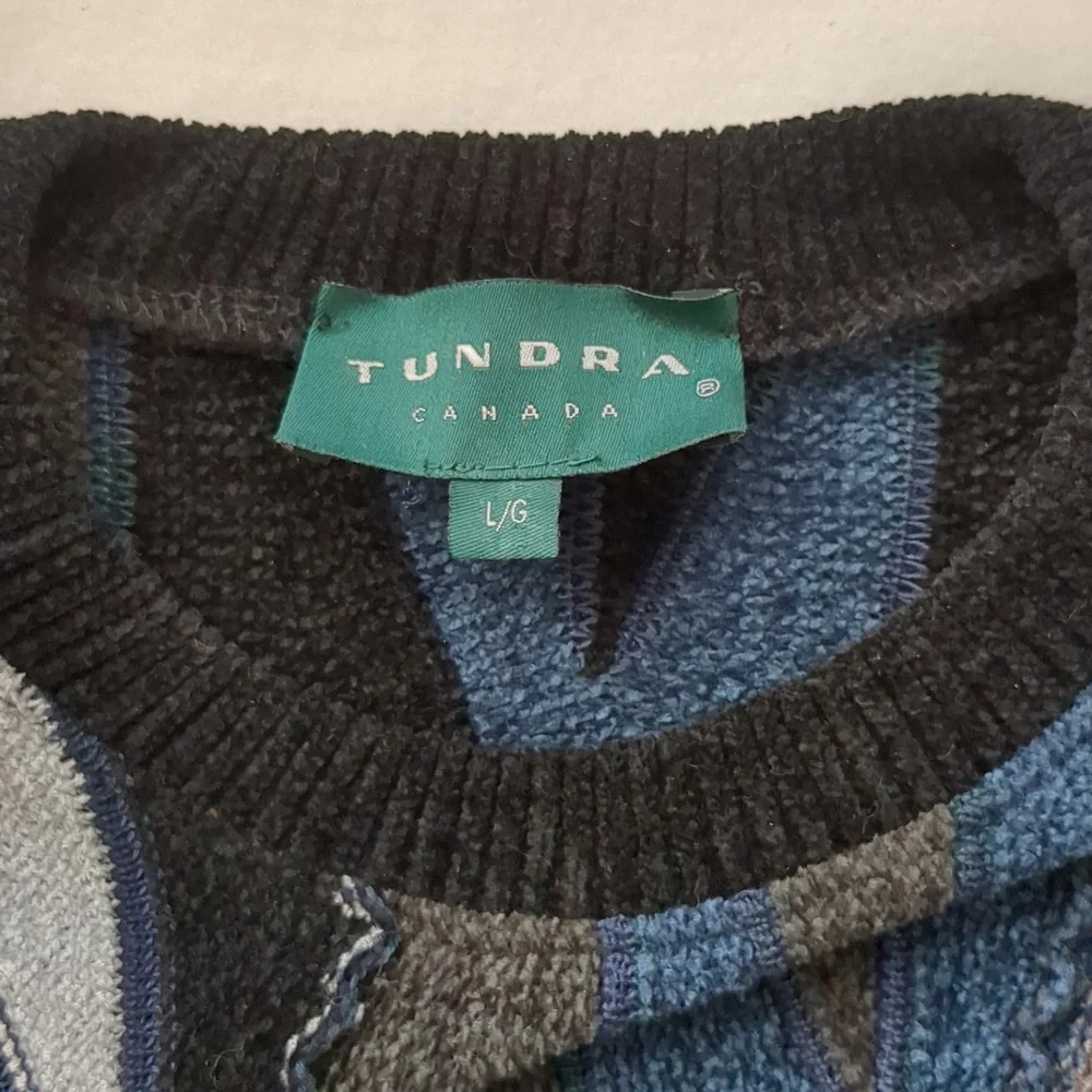 Tundra Men's Vintage 90s Shark Tooth Abstract Cosby Coogi Style Sweater 3D
