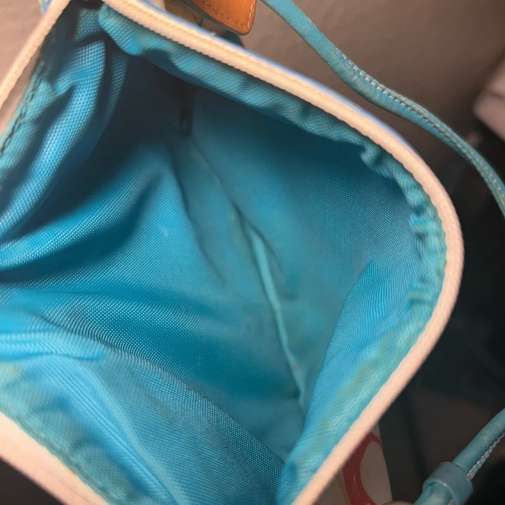 Coach upclose open