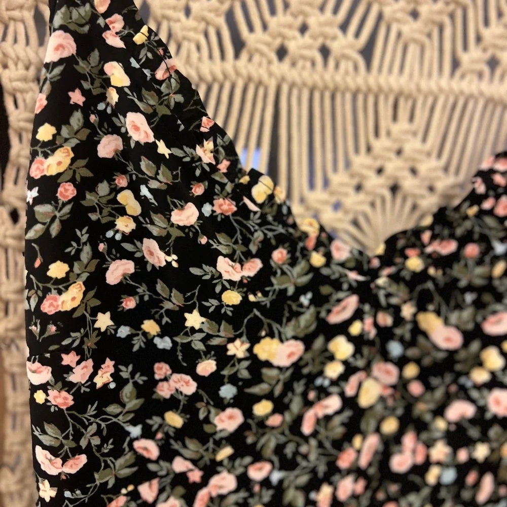 Abercrombie & Fitch elegant floral