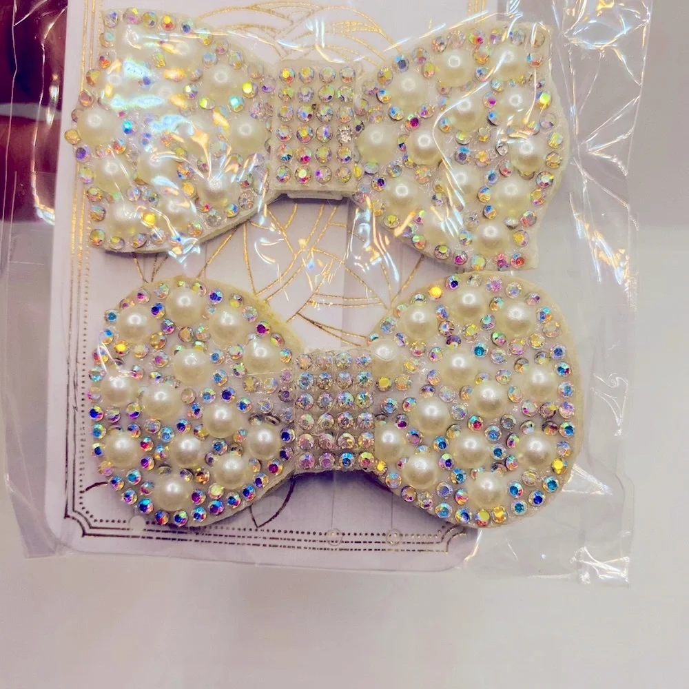 Chloe accessory hair barrette