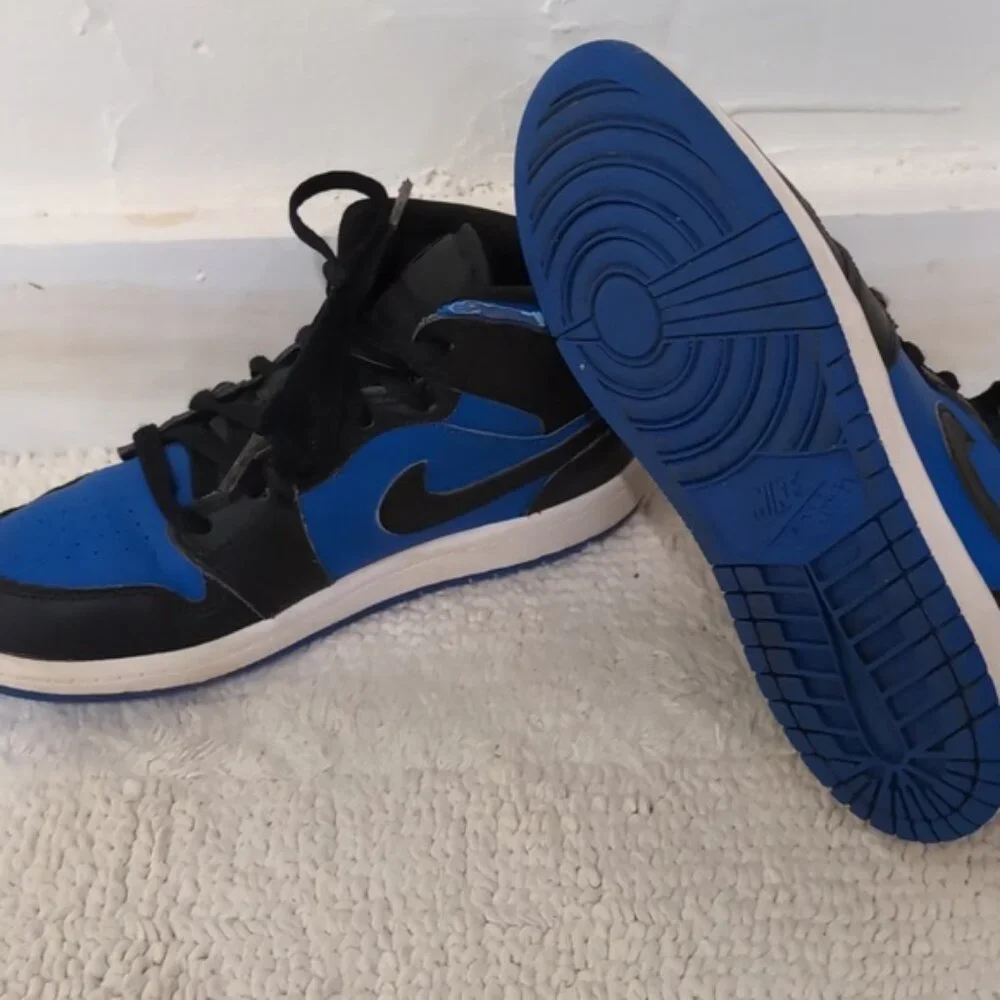 NIKE Air Jordan Kids Mid Black and Blue Sneakers 3