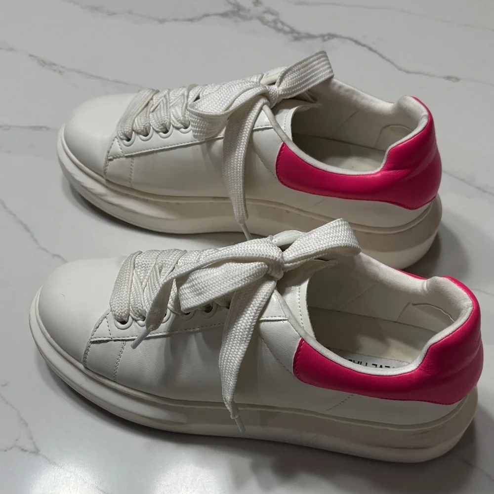 Steve Madden stylish steve
