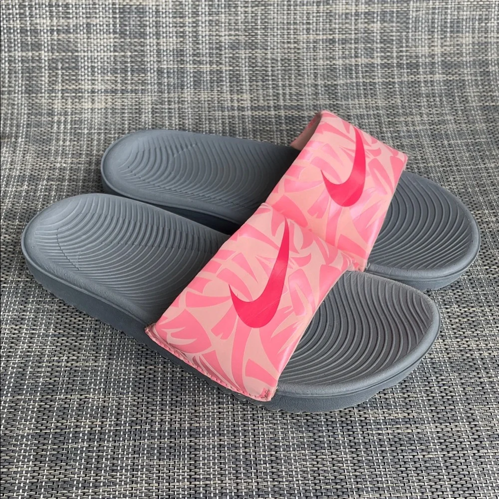 Nike comfortable sandals