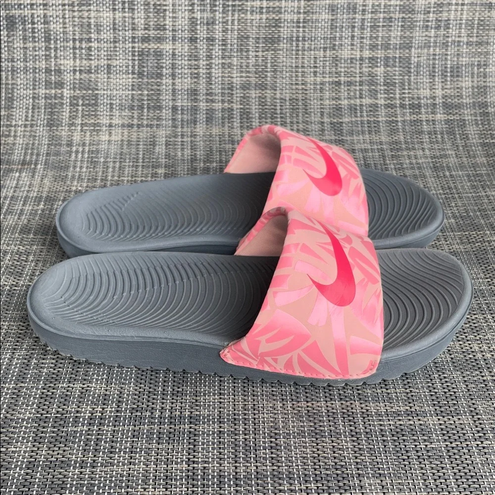 Nike comfortable sandals