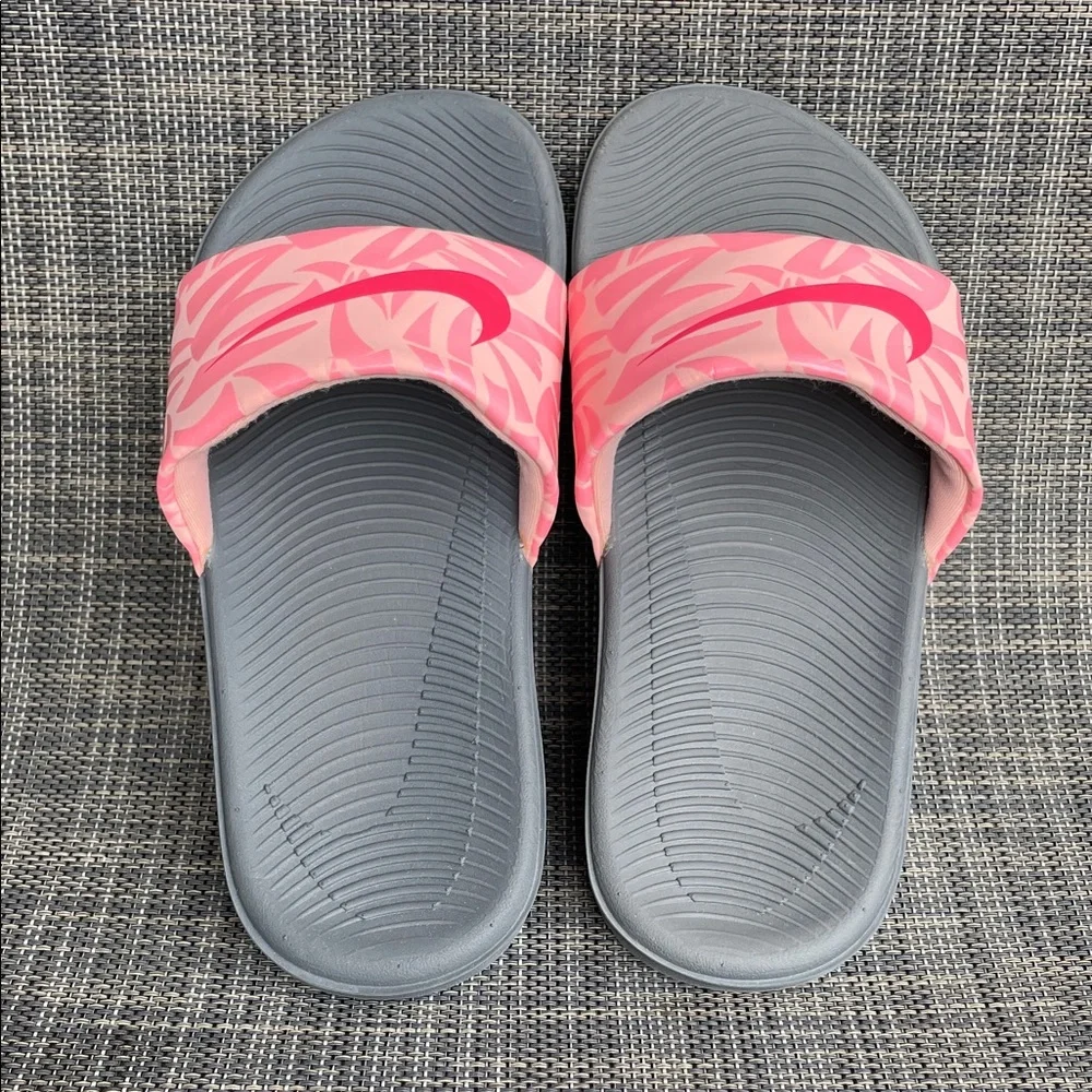 Nike comfortable sandals