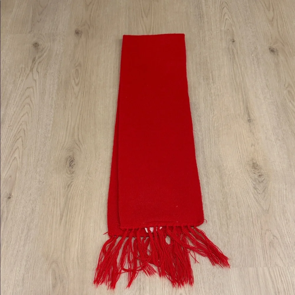 NCAA red scarf
