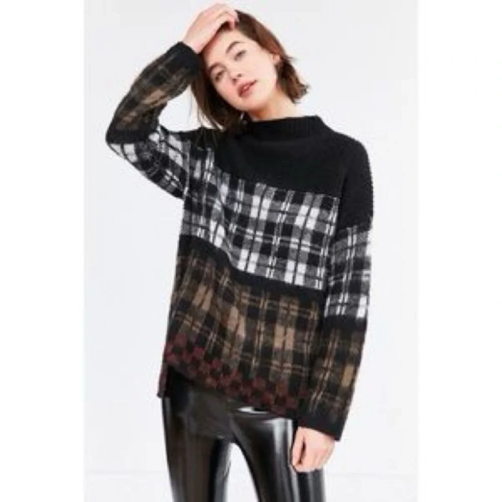 UO Silence + Noise Gunner Colorblock Patchwork Plaid Sweater Mock Neck Black Tan