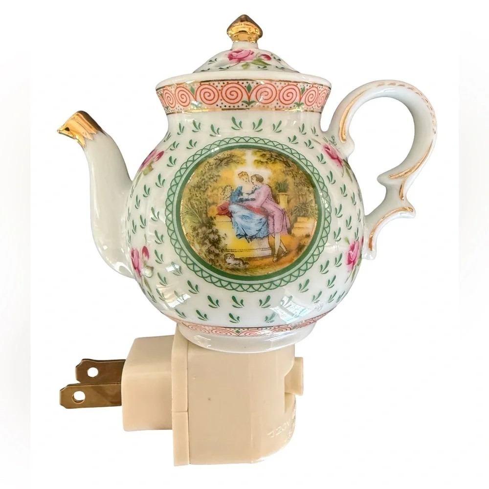 Vtg Sorelle Porcelain Victorian Teapot Night Light w On/Off Switch
