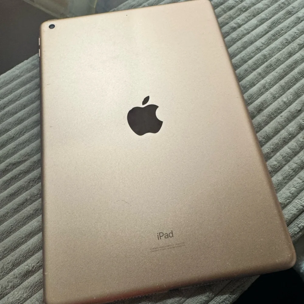 N/A white tablet