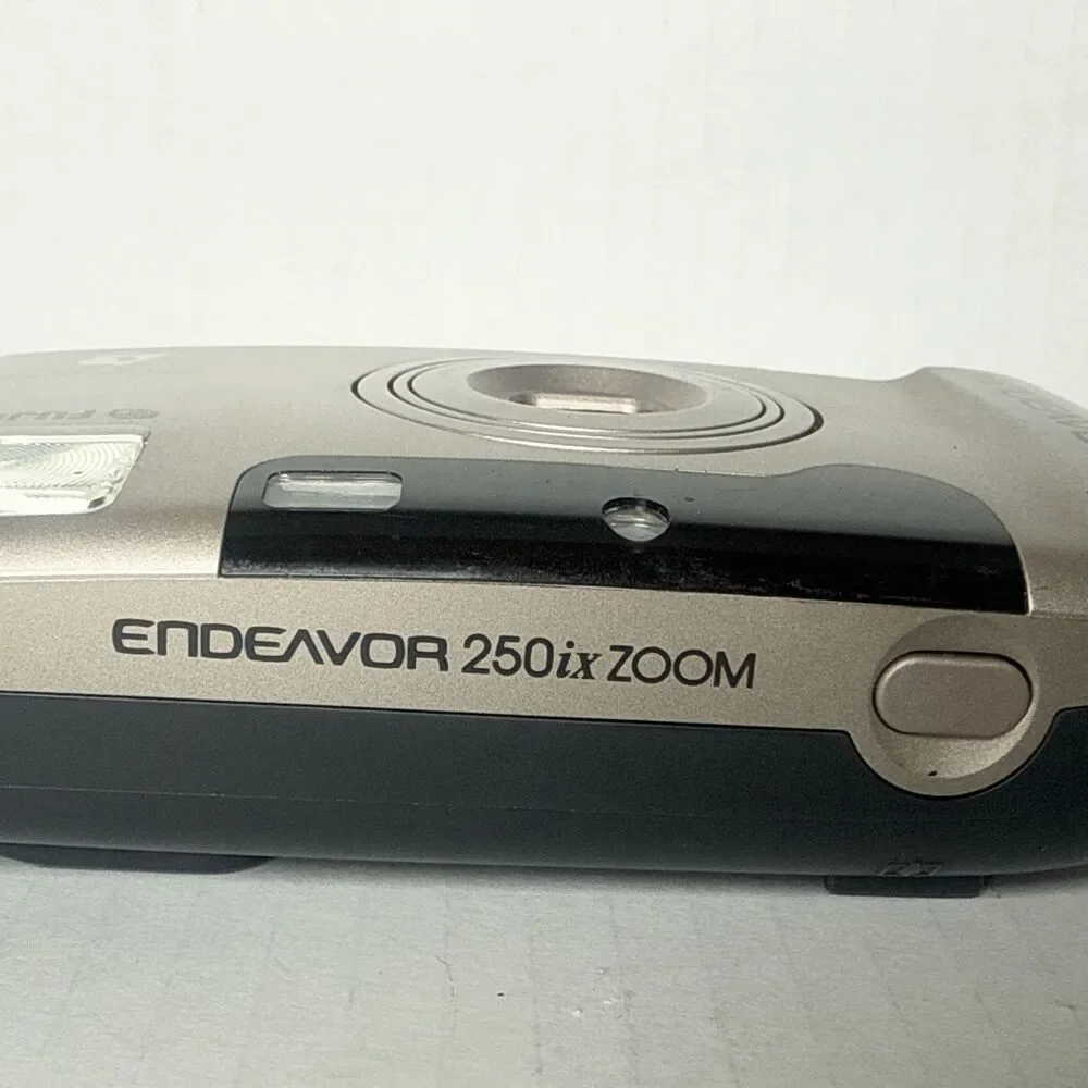 FUJIFILM Endeavor 250ix ZOOM 25-55mm Film Camera with case Not tested