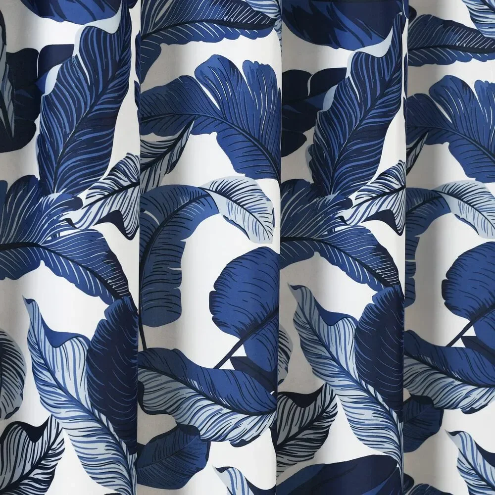 Lush decor tropical