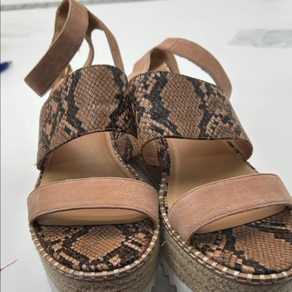 Crown Vintage chic platform