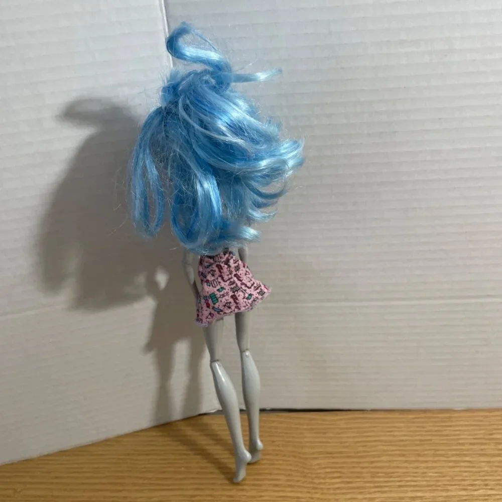 monster high articulated ghoulia