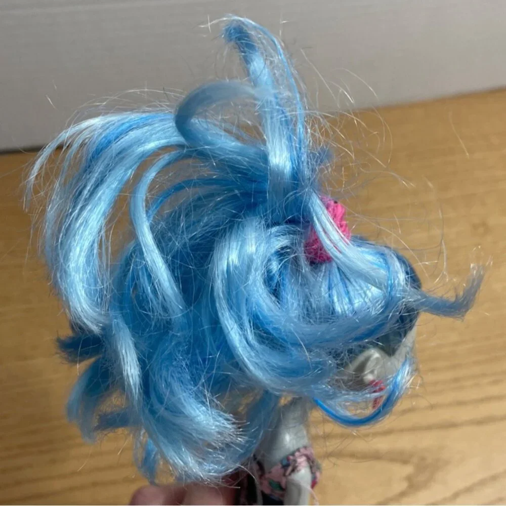 monster high articulated ghoulia