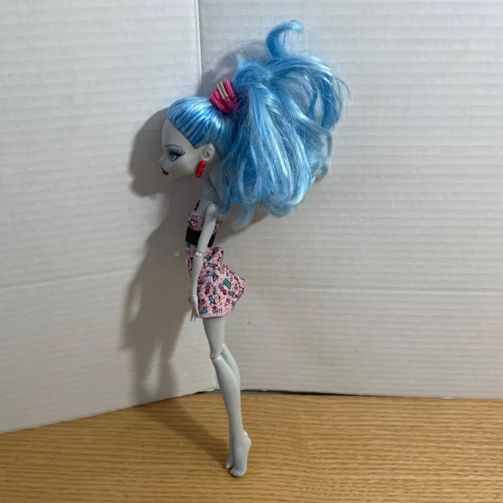 monster high articulated ghoulia