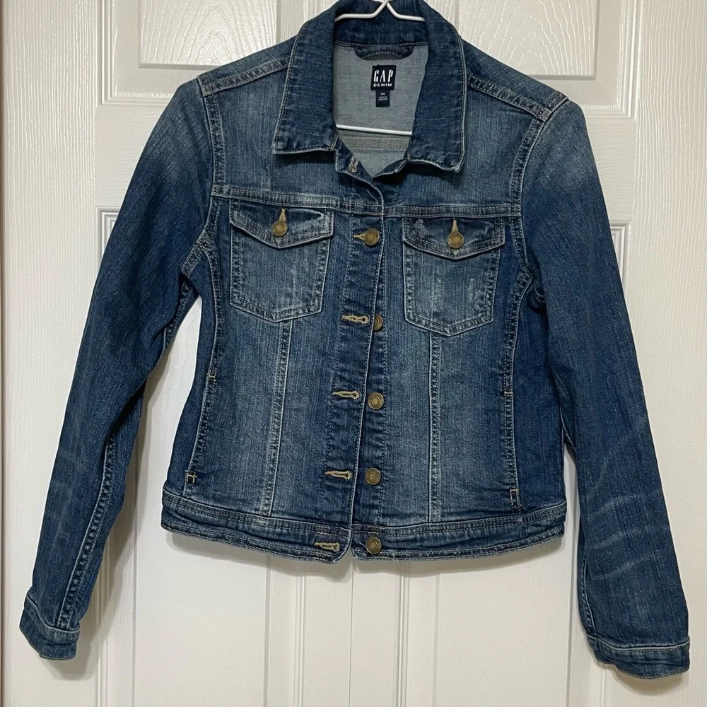 GAP Blue Jean Jacket Medium Wash Classic Style