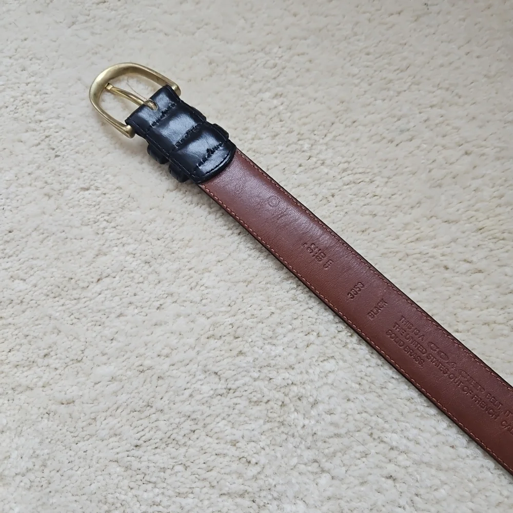 Coach elegant belt