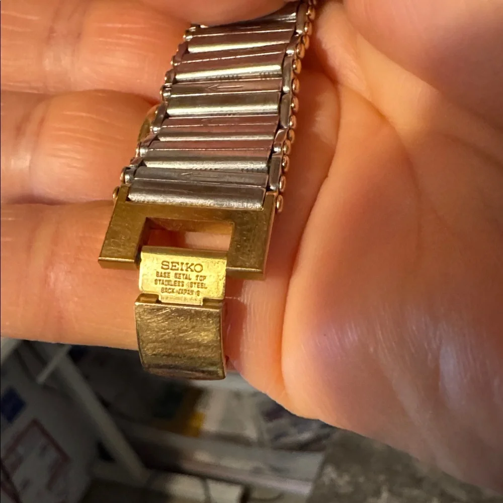 Seiko elegant gold
