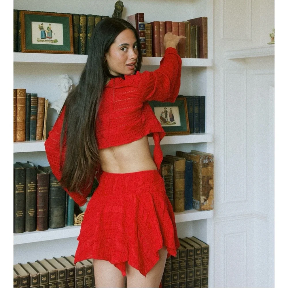 Dippin Daisys stylish red