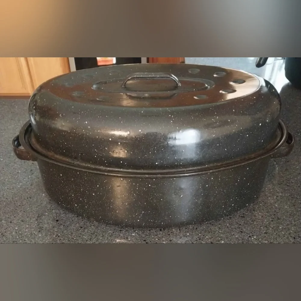 Vintage Enamelware Black Roasting Pan (16x12)