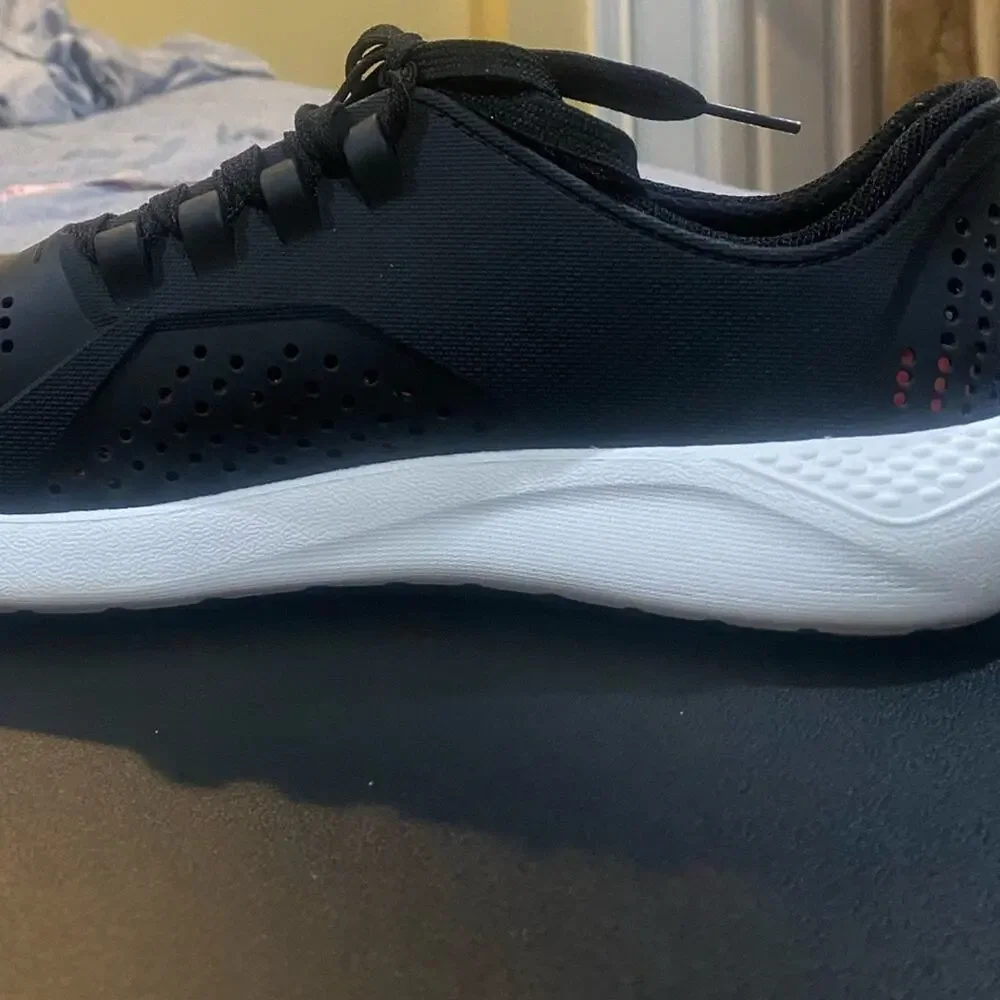 CROCS men’s size