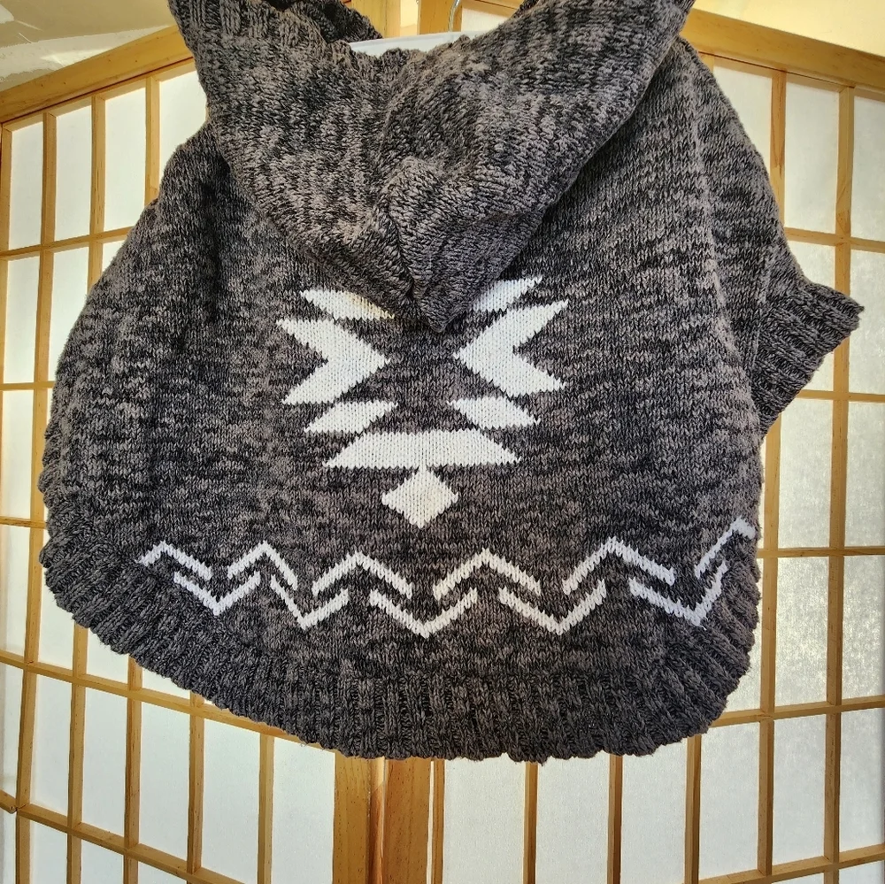 OshKosh Bgosh gray tribal