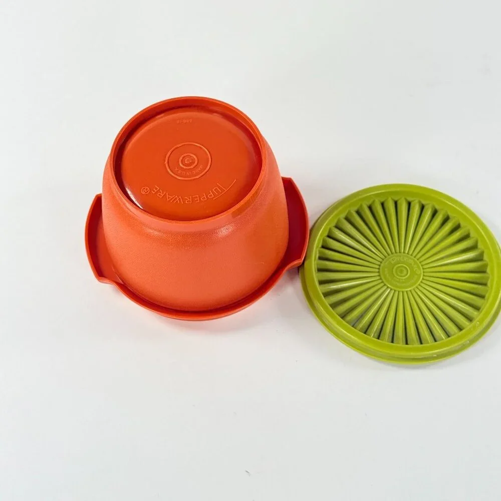 Vintage Tupperware Red Bowl Green Seal Sunburst Lid 886-18 Durable Plastic