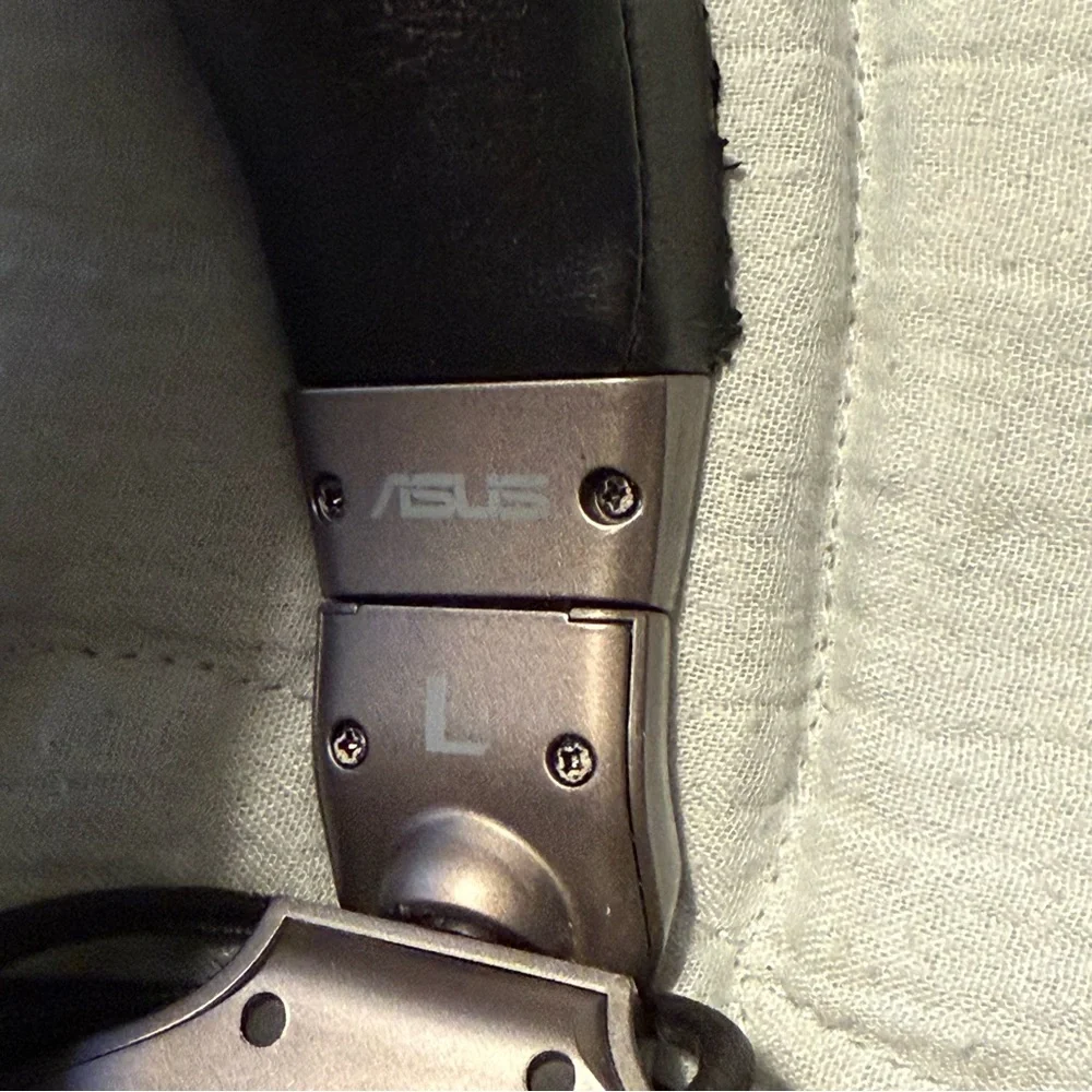 ASUS headset sleek